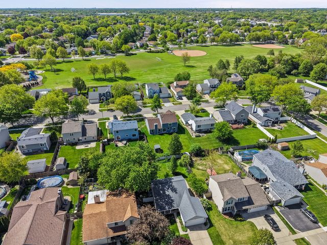 621 Cutter Lane, Elk Grove Village, IL 60007
