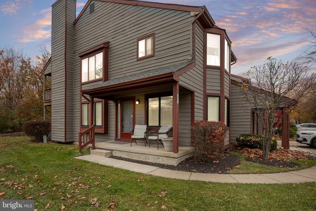 4107-A CHADBURY RD, Mount Laurel, NJ 08054