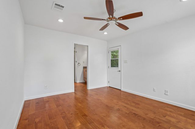 407 Magnolia ST, Bastrop, TX 78602