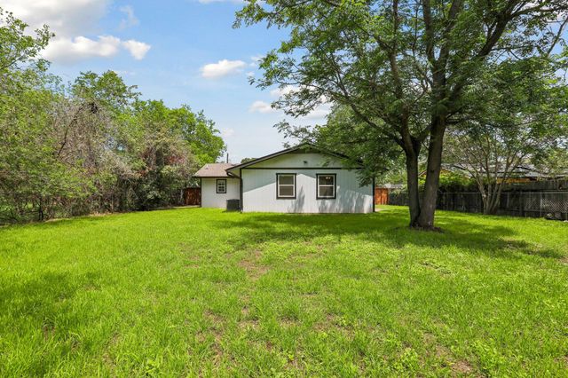 407 Magnolia ST, Bastrop, TX 78602