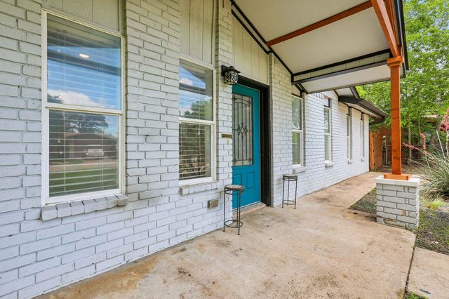 407 Magnolia ST, Bastrop, TX 78602