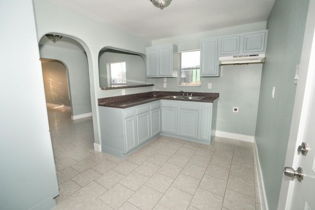 4826 Bristol Street, Houston, TX 77009