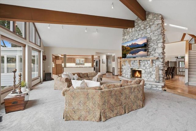 737 Carla Lane, Little Canada, MN 55109