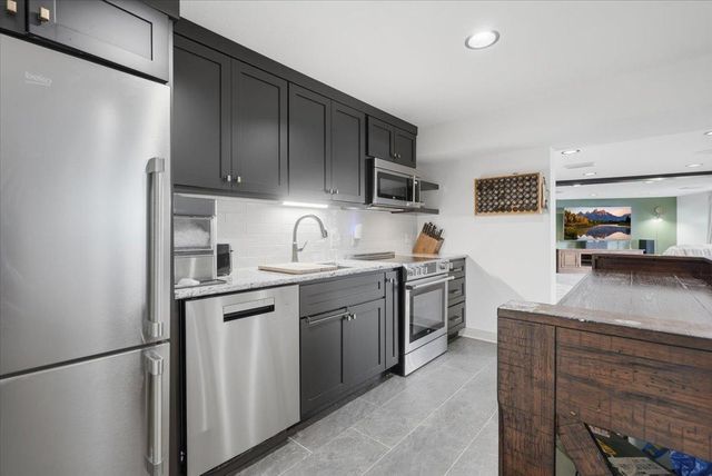 737 Carla Lane, Little Canada, MN 55109