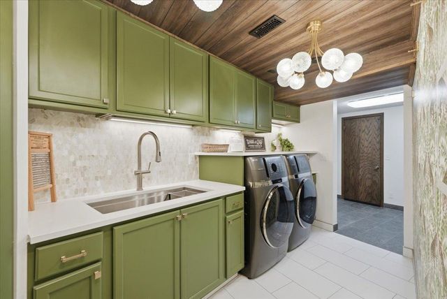 737 Carla Lane, Little Canada, MN 55109