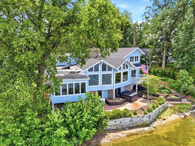737 Carla Lane, Little Canada, MN 55109