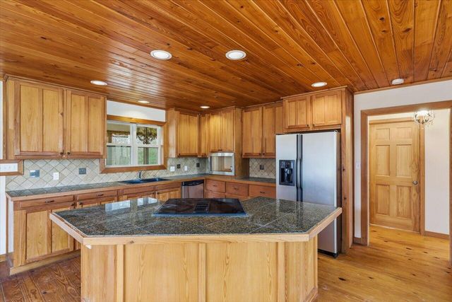 106 Rebel Grove Dr., Mendenhall, MS 39114