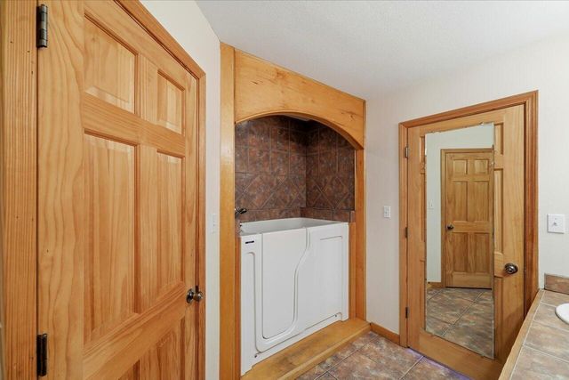 106 Rebel Grove Dr., Mendenhall, MS 39114