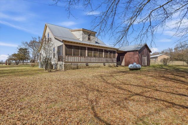 106 Rebel Grove Dr., Mendenhall, MS 39114