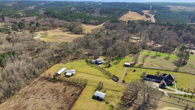 106 Rebel Grove Dr., Mendenhall, MS 39114