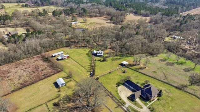 106 Rebel Grove Dr., Mendenhall, MS 39114