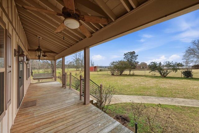 106 Rebel Grove Dr., Mendenhall, MS 39114