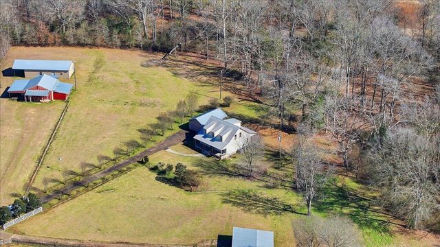 106 Rebel Grove Dr., Mendenhall, MS 39114