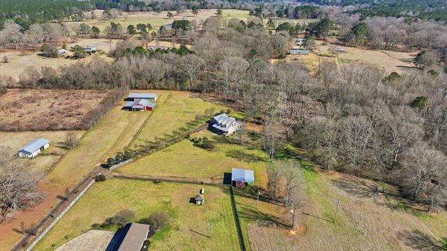 106 Rebel Grove Dr., Mendenhall, MS 39114