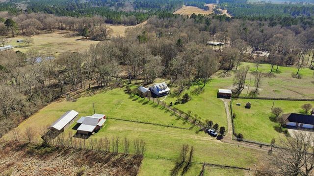 106 Rebel Grove Dr., Mendenhall, MS 39114