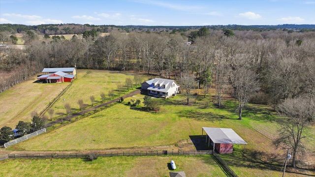 106 Rebel Grove Dr., Mendenhall, MS 39114