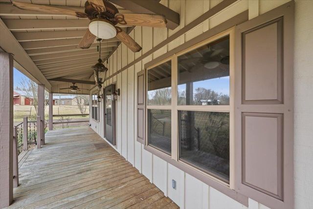 106 Rebel Grove Dr., Mendenhall, MS 39114