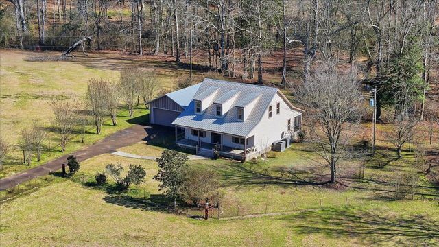 106 Rebel Grove Dr., Mendenhall, MS 39114