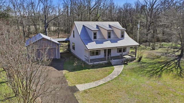 106 Rebel Grove Dr., Mendenhall, MS 39114