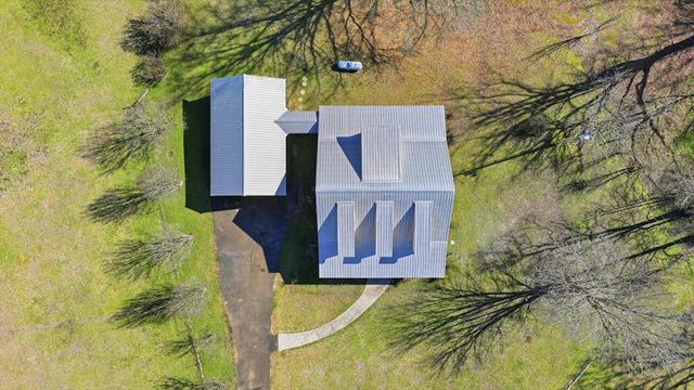 106 Rebel Grove Dr., Mendenhall, MS 39114