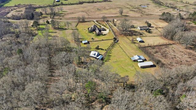 106 Rebel Grove Dr., Mendenhall, MS 39114