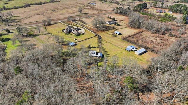 106 Rebel Grove Dr., Mendenhall, MS 39114