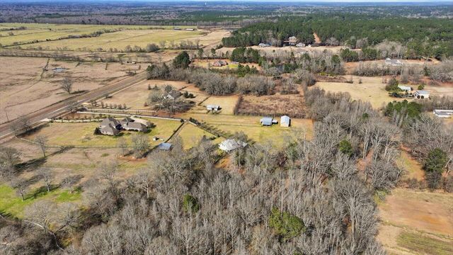 106 Rebel Grove Dr., Mendenhall, MS 39114