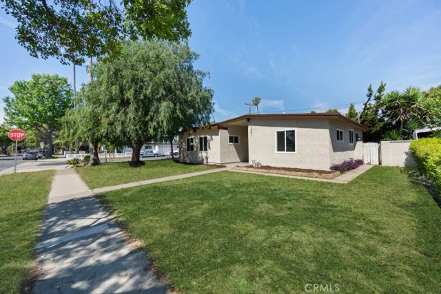 1431 Raymar, Santa Ana, CA 92703