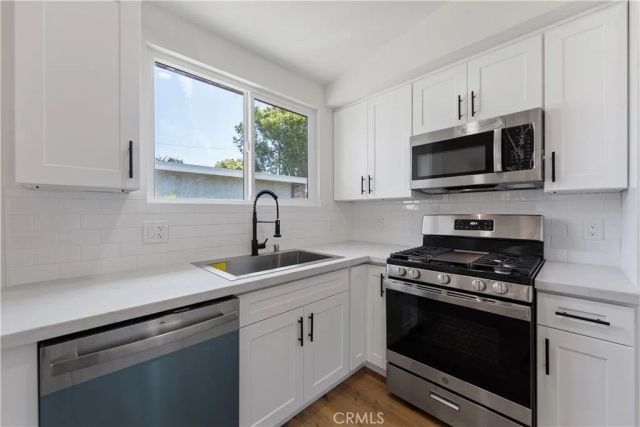 1431 Raymar, Santa Ana, CA 92703