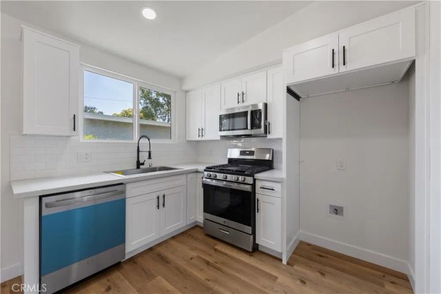 1431 Raymar, Santa Ana, CA 92703