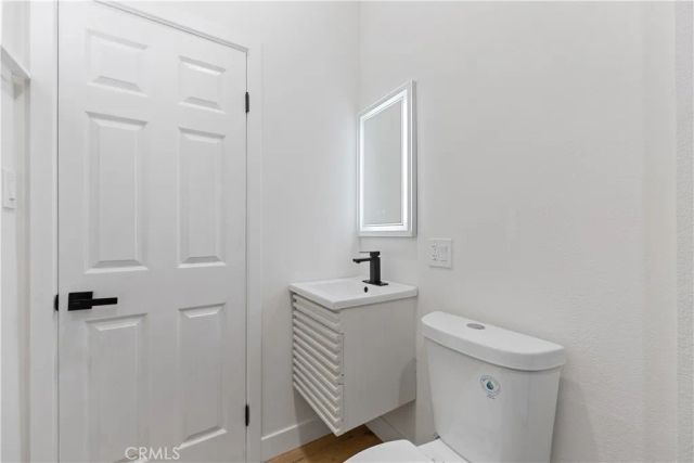 1431 Raymar, Santa Ana, CA 92703