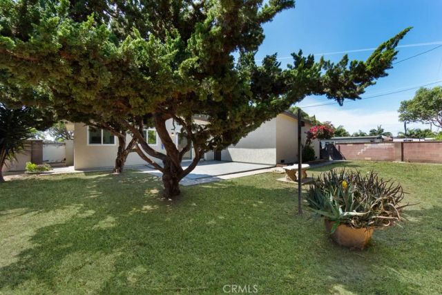 1431 Raymar, Santa Ana, CA 92703