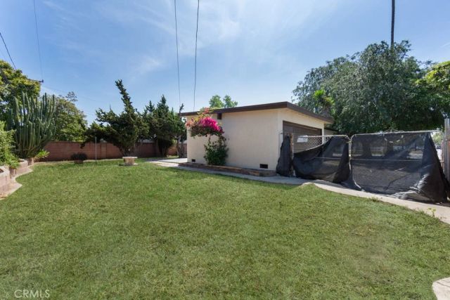 1431 Raymar, Santa Ana, CA 92703