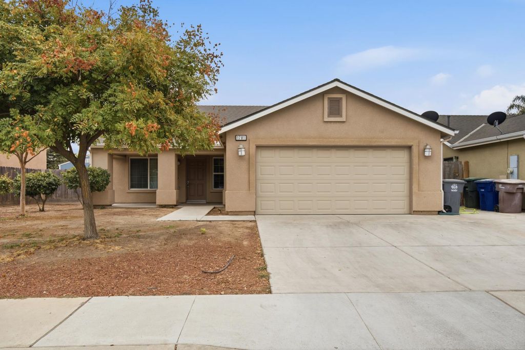 Image 1 of property listing at 1781 Diamond Avenue, Sanger, CA 93657