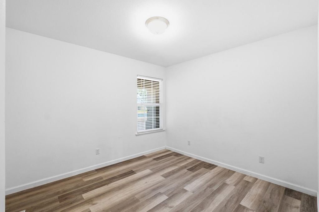 Image 15 of property listing at 1781 Diamond Avenue, Sanger, CA 93657