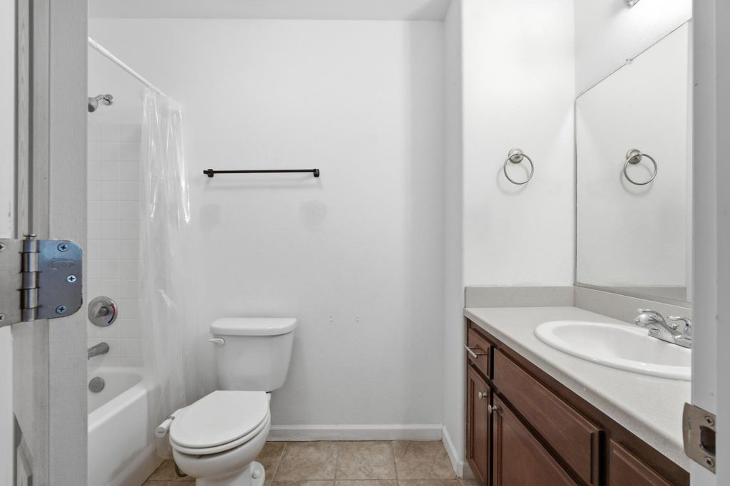 Image 19 of property listing at 1781 Diamond Avenue, Sanger, CA 93657