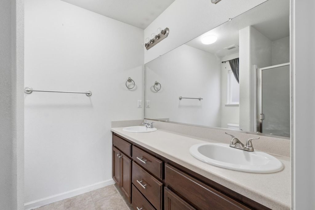 Image 27 of property listing at 1781 Diamond Avenue, Sanger, CA 93657