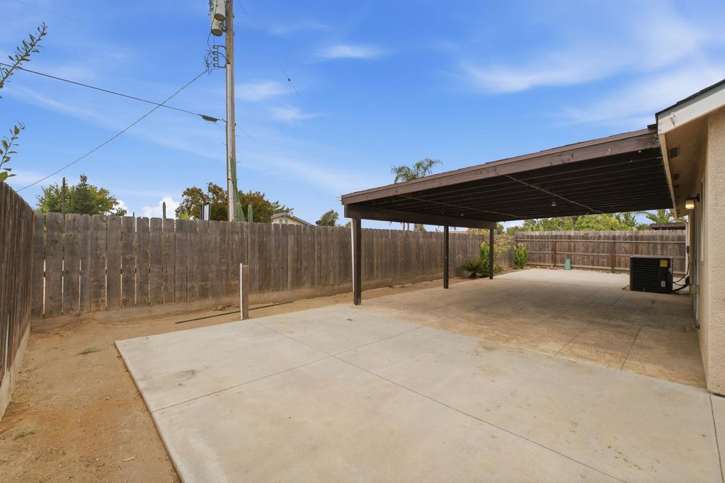 Image 30 of property listing at 1781 Diamond Avenue, Sanger, CA 93657