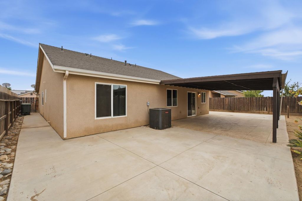 Image 32 of property listing at 1781 Diamond Avenue, Sanger, CA 93657