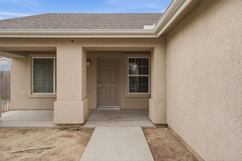 Image 4 of property listing at 1781 Diamond Avenue, Sanger, CA 93657
