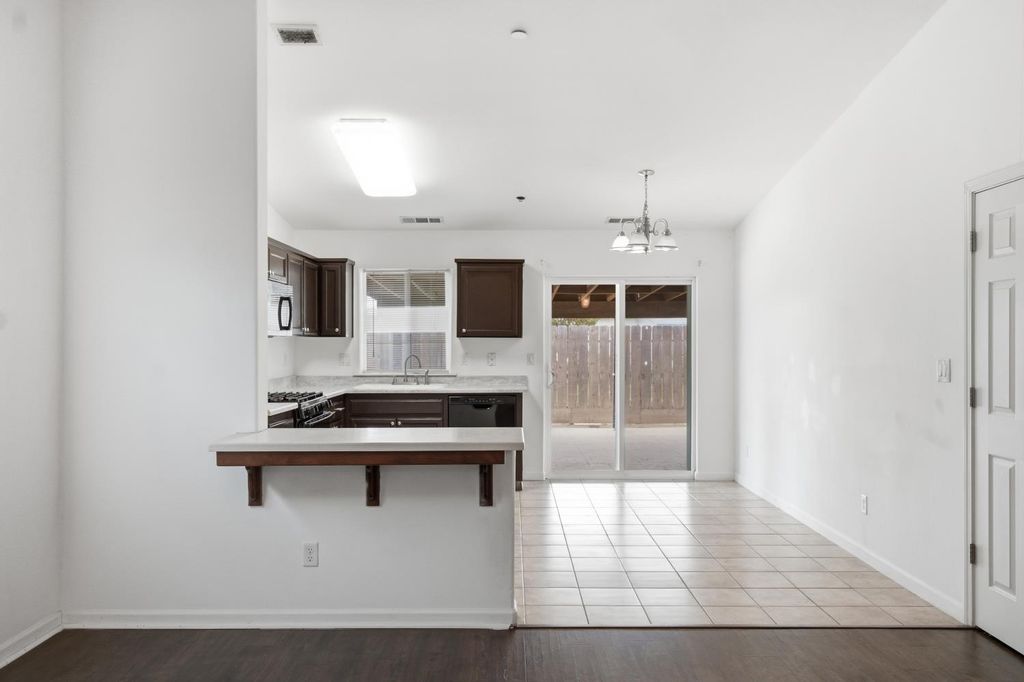 Image 9 of property listing at 1781 Diamond Avenue, Sanger, CA 93657