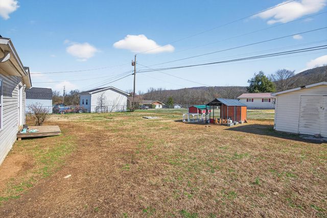 493 Woodmont Drive, Whitwell, TN 37397