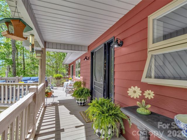 211 Rustic Road, Waynesville, NC 28786
