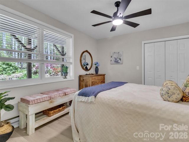 211 Rustic Road, Waynesville, NC 28786
