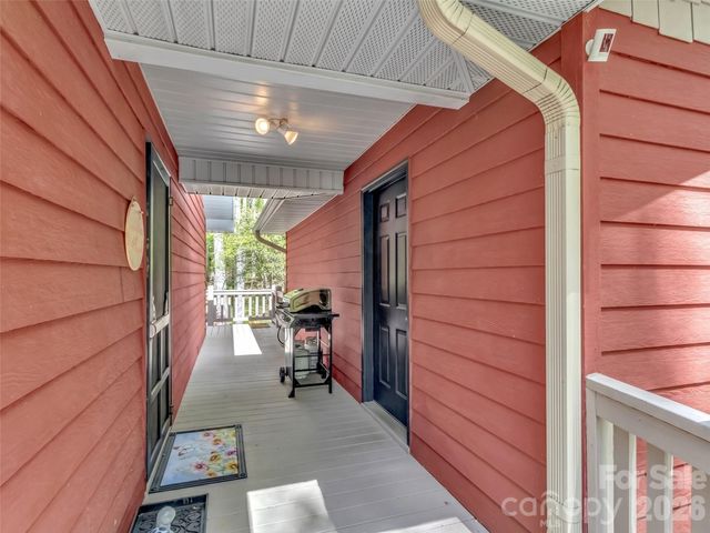 211 Rustic Road, Waynesville, NC 28786