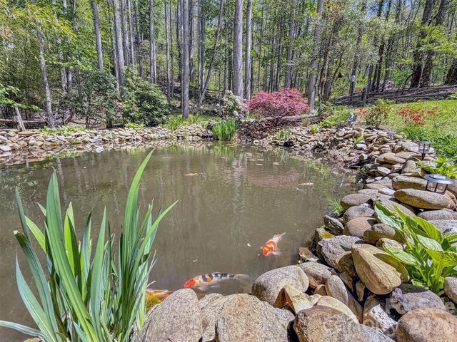 211 Rustic Road, Waynesville, NC 28786