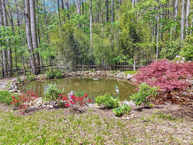 211 Rustic Road, Waynesville, NC 28786
