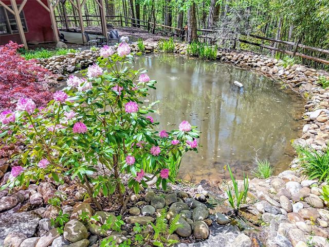 211 Rustic Road, Waynesville, NC 28786