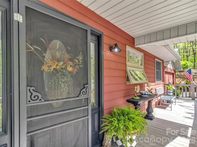 211 Rustic Road, Waynesville, NC 28786