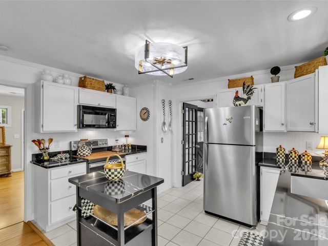 211 Rustic Road, Waynesville, NC 28786